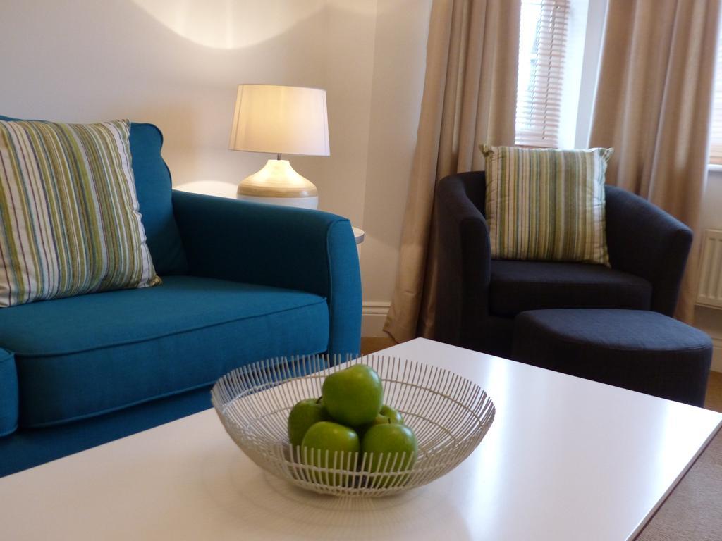 St Raphael House, City Centre Charming Apartments Basingstoke Exterior foto